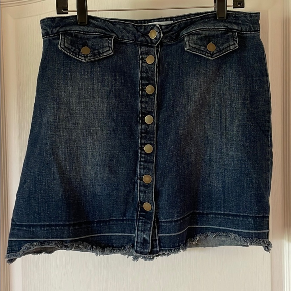 Abound women’s Jean skirt.